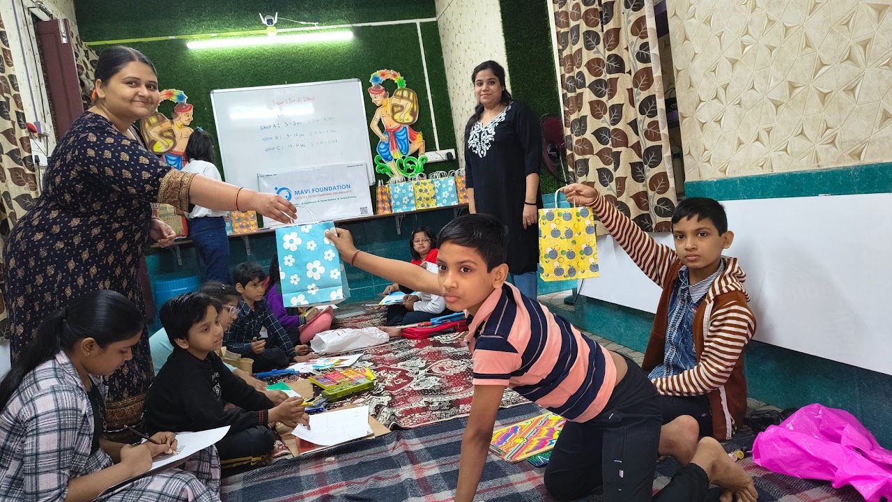 MAVI Foundation — Sit & Draw Day, 2026 (photo 3 of 6)