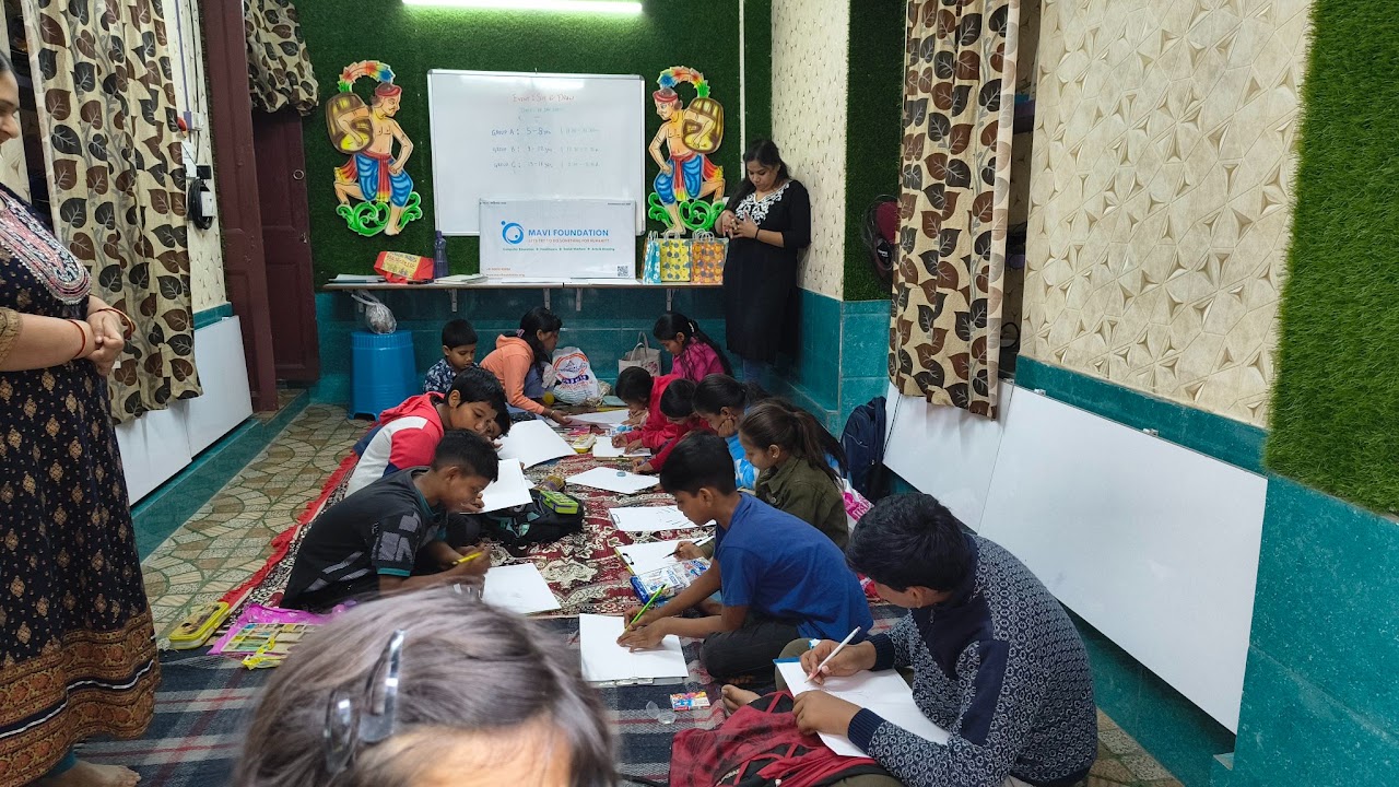 MAVI Foundation — Sit & Draw Day, 2026 (photo 4 of 6)
